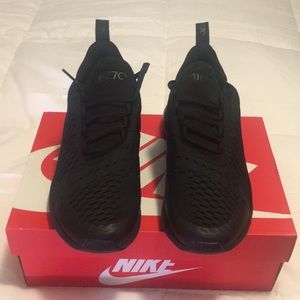Nike black sneakers
